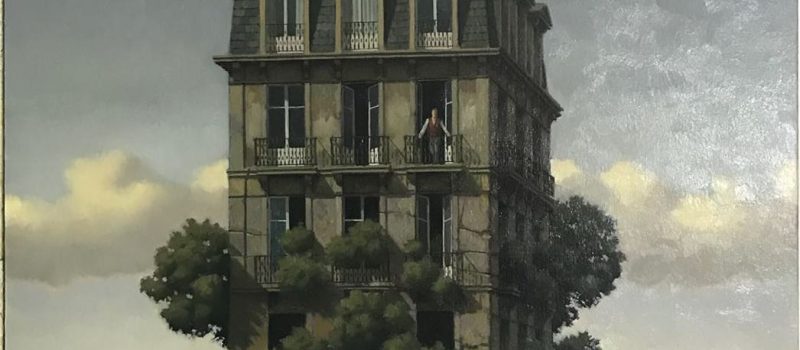 Edificio con árboles debajo